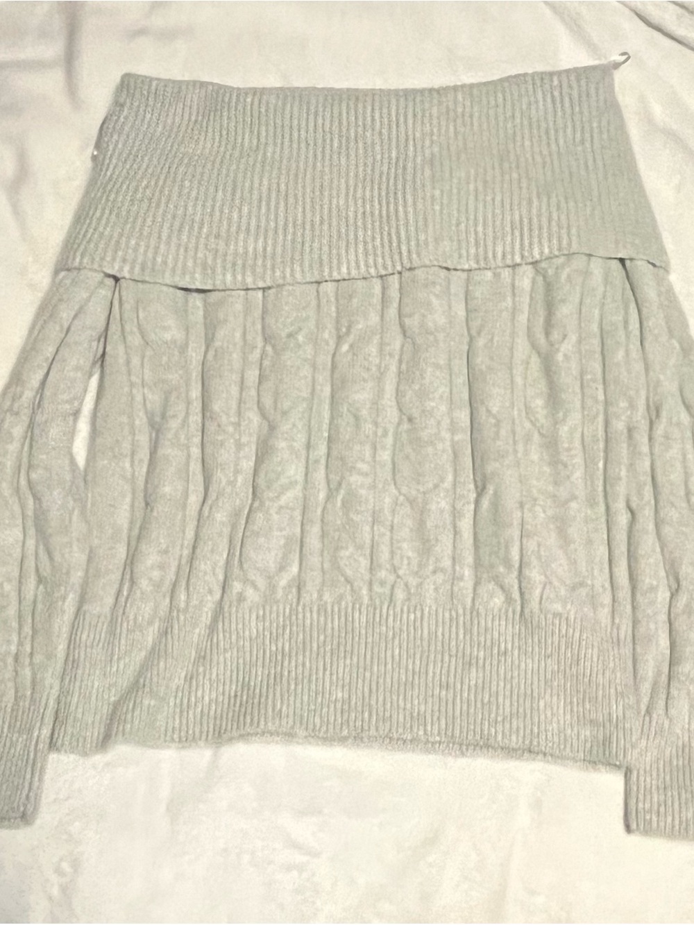 dylan Off-Shoulder Cable Knit Sweater - Light Gray